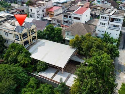แปลงใหญ่พร้อมบ้าน4ชั้น หายากแล้ว!!! ขายที่ดินพร้อมบ้าน4ชั้น ในซอยปากน้ำฝั่งเหนือ1 พื้นที่ 254 ตารางวา เพียง 1นาทีถึงถนนใหญ่