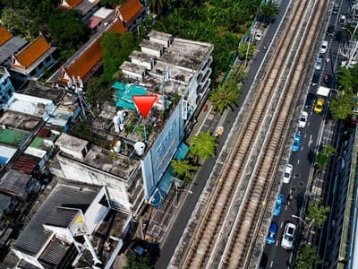 ทำเลการค้าติดแนวรถไฟฟ้าMRTบางขุนนนท์ !!! เหมาะทำออฟฟิศ คลังสินค้า และมีชั้นใต้ดิน ขายตึกแถว 4.5 ชั้น4 คูหา 70 ตรว. ติดถนน จรัญสนิทวงศ์