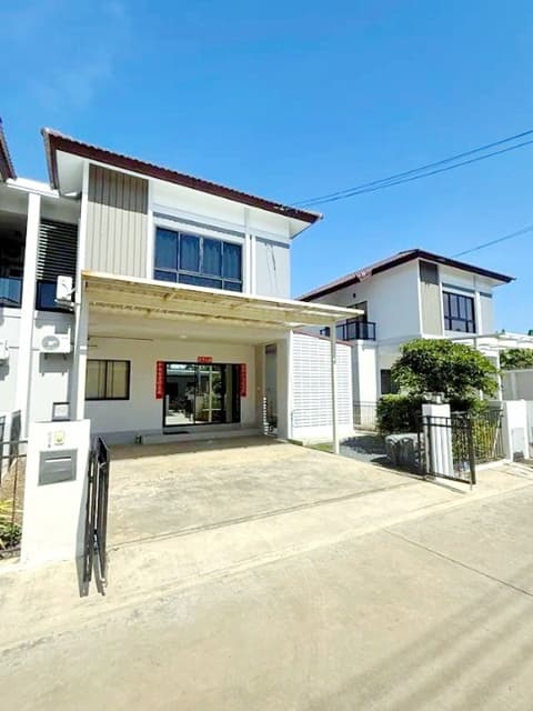 ถ. รอบเมืองเชียงใหม่ 5นอน ให้เช่าบ้านเดี่ยว 2 ชั้น จัดเต็มเฟอร์ฯ เครื่องใช้ไฟฟ้า 3 น้ำ 100 ตร.วา.