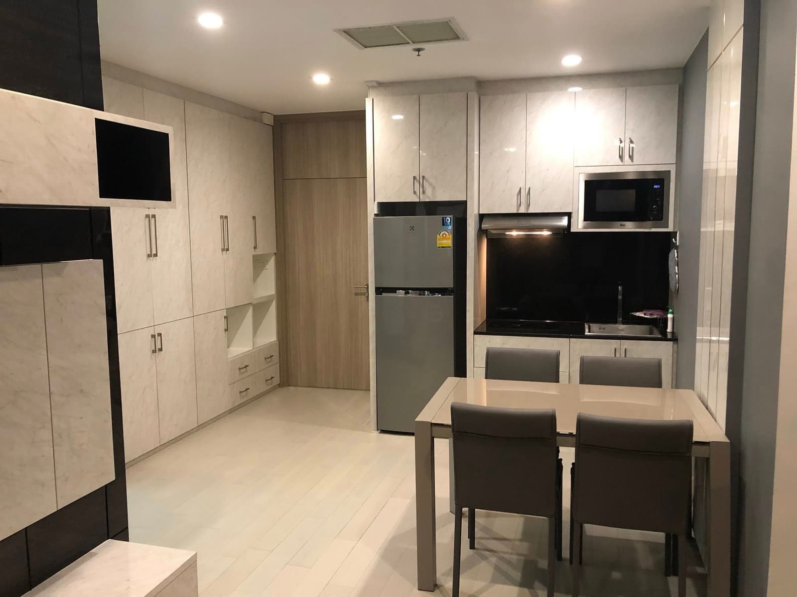 Noble Ploenchit Spacious Safe Livable 19th Floor BTS Ploenchit