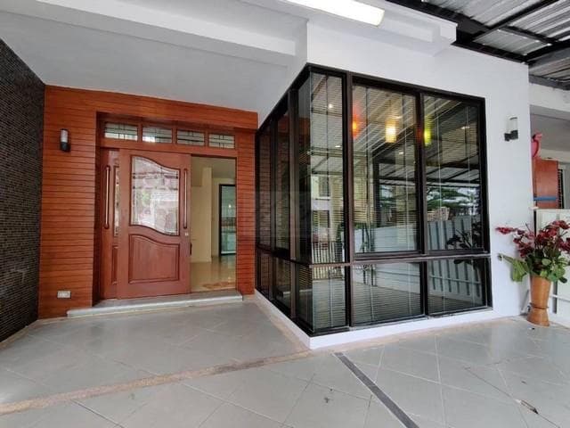 P1761 ให้เช่าทาวน์โฮม โครงการ อารียาแมนดารีน่า สุขุมวิท77 Areeya Mandarina Sukumvit77 ใกล้ MRT ศรีนุช