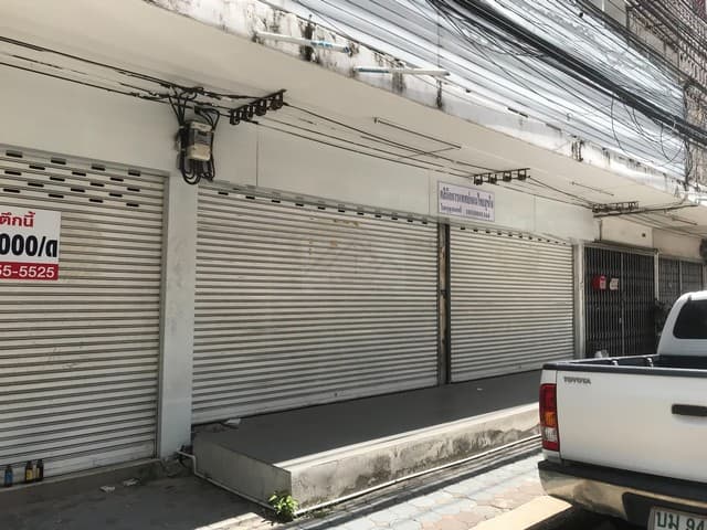 ให้เช่าอาคารพาณิชย์ 3 ชั้น 180 ตรม. สุขุมวิท 71 ปรีดีพนมยงค์ 26 ตกแต่งภายในเรียบร้อย พร้อมดำเนินกิจการ ใกล้ BTS พระโขนง