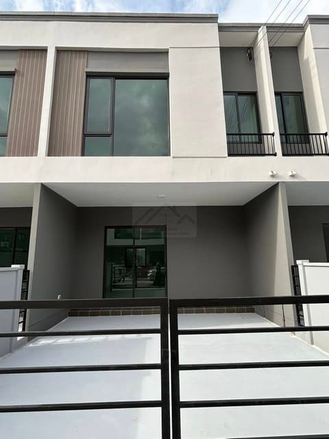 ให้เช่าทาวน์โฮม 2 ชั้น 3 ห้องนอน โครงการ Pleno สุขุมวิท-บางนา 3 (บ้านใหม่) ใกล้เมกะบางนา