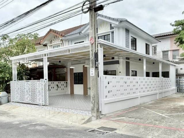 ขายทาวน์โฮม รีโนเวทใหม่ หลังมุม พฤกษาวิลล์12A พหลโยธิน สายไหม 29.6ตรว 4 นอน 2 น้ำ 4 จอด ต่อเติมลงเข็ม ใกล้ทางด่วนศรีรัช