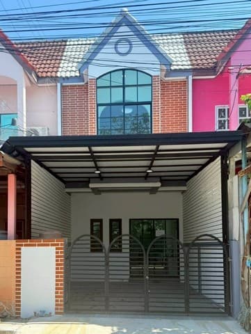 ขายทาวน์เฮาส์ หมู่บ้านมหาลาภ2 คู้ซ้าย มิตรไมตรี หนองจอก 17.4ตรว 2นอน 2น้ำ หน้าบ้านไม่ชนใคร หลังบ้านวิวสวน เฟอร์ครบ
