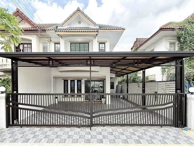 ขายทาวน์เฮ้าส์รีโนเวทใหม่ หมู่บ้านเมืองประชา หทัยราษฎร์35 คลองสามวา 30 ตรว 4นอน 2น้ำ แถมเฟอร์ครบ จอดรถ2-3คัน ราคา 2.7 ลบ