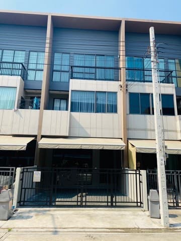 ขายทาวโฮม3 ชั้น บ้านกลางเมือง ลาดพร้าว -เสรีไทย ใกล้ ทางด่วนกาญจนาภิเษก (วงแหวนตะวันออก) ใกล้สวนสยาม, ห้างแฟชั่น ไอส์แลนด์