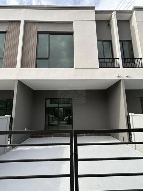 ให้เช่าทาวน์โฮม 2 ชั้น 19.4 ตร.ว. โครงการ Pleno สุขุมวิท-บางนา 3 (บ้านใหม่) ใกล้เมกะบางนา