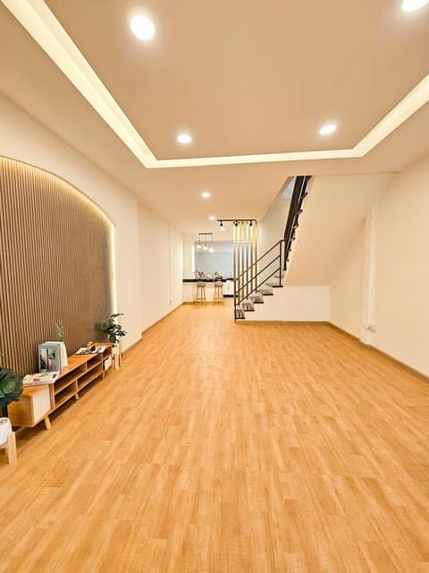 P1799 ขาย ทาวโฮม หมู่บ้านอยู่เจริญ ดอนเมือง ติดถนนวิภาวดีรังสิต 37 พร้อมเข้าอยู่ สนามบิน เขตดอนเมือง ใกล้โรงเรียนหอวัง นนทบุรี