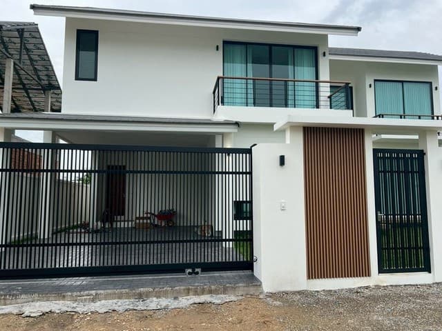 บ้านสร้างใหม่ 2 ชั้น สไตล์โมเดิร์น ตกแต่งสวย บิ้วอินทั้งหลัง แม่เหียะ