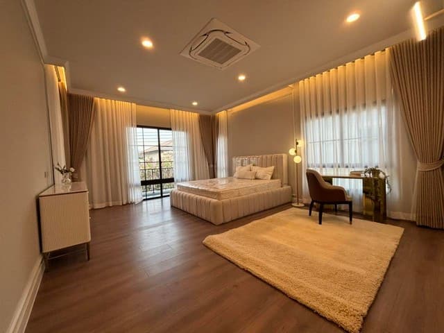 P1814 ให้เช่าบ้านเดี่ยว 2 ชั้น โครงการหรู เศรษฐสิริ บางนา-สุวรรณภูมิ บ้านสไตล์ Modern Classic ถ.กิ่งแก้ว ต.ราชาเทวะ อ.บางพลี จ.สมุทรปราการ