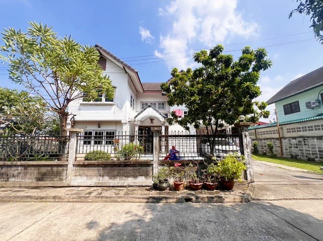 บ้านเดี่ยวหมู่บ้าน กฤษดานคร 12 ซอยสวนผัก 35 ใกล้พุทธมณฑลสาย 1