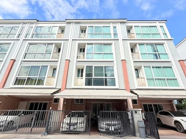 ขายทาวน์โฮม โคเต้ เมซอง พระราม 3 Cote Maison 22.8 ตรว. พร้อมอยู่ หน้ากว้าง 6.5 เมตร โซนคลับเฮ้าส์