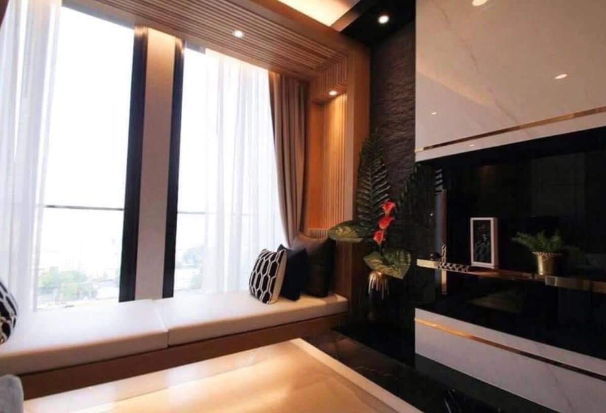 Noble Ploenchit privacy convenience spaciousness 16th floor BTS PloenChit