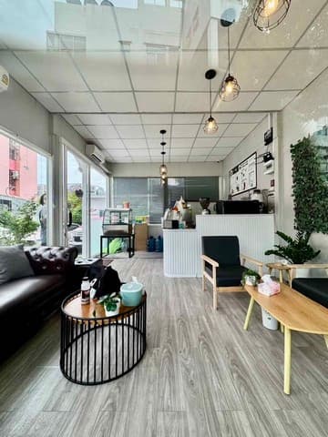 ให้เช่าหรือเซ้ง ร้านกาแฟ ร้านทำเล็บ ใกล้ รถไฟฟ้า BTS อ่อนนุช เนื้อที่ 110ตร.ว. พร้อมอุปกรณ์ ในซอยสุขุมวิท56