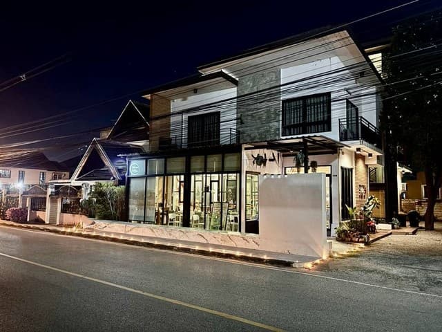 Apartment 3 ชั้น มีลานจอดรถ เฟอร์นิเจอร์ครบ อำเภอเมือง