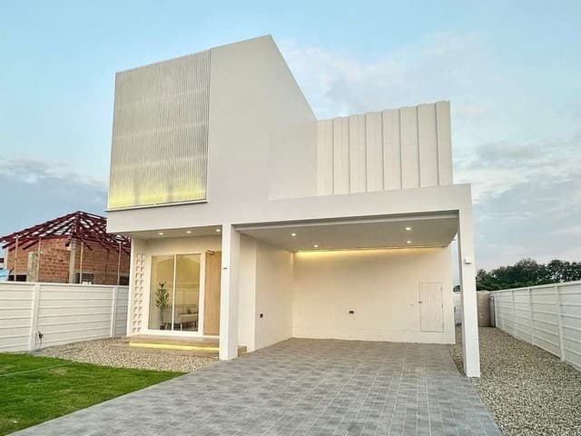 บ้านสร้างใหม่ สไตล์โมเดิร์นมินิมอล 2 ชั้น หลังสุดท้าย สารภี