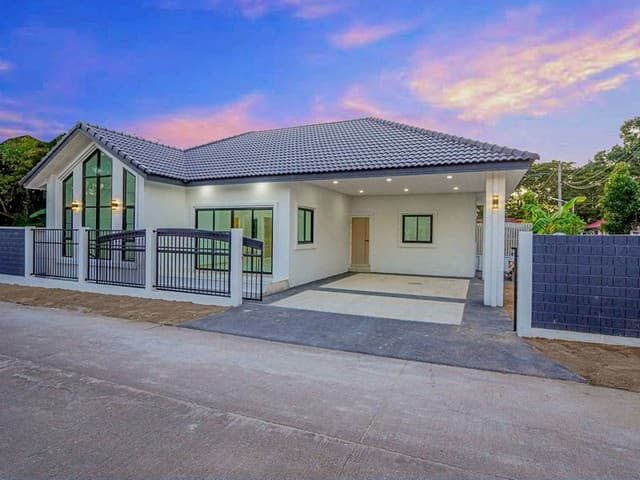 บ้านสร้างใหม่ ดีไซน์ Modern เรียบหรู ทำเลดี เดินทางสะดวก หางดง