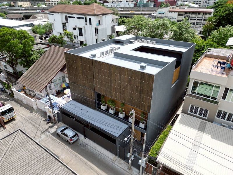 ขายบ้านหรูซอย รามคำแหงซอย4 ขายพร้อมผู้เช่า ราคาดีทำเลดีติด ต่อผึ้งรติ 0619419639