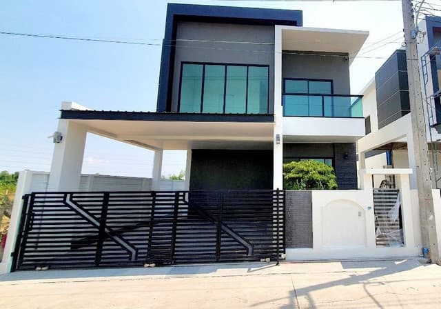 ให้เช่าบ้านเดี่ยว สร้างใหม่ใกล้ เมกาบางนา 4 ห้องนอน 3 ห้องนำ 1 ห้องครัว 1ห้องรับแขก 2 ที่จอดรถ