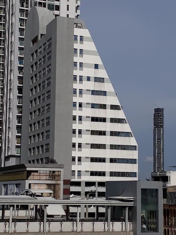 OFFICE ไทยวีรวัฒน์ ไม่ไกลจาก - 30000 บ. 1 BR ใหญ่ขนาด 401 ตารางวา HOT DEAL!