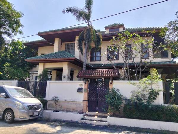 บ้านเดี่ยวขนาดใหญ่ สร้างเอง ดีไซน์เอง ใส่ใจทุกรายละเอียด