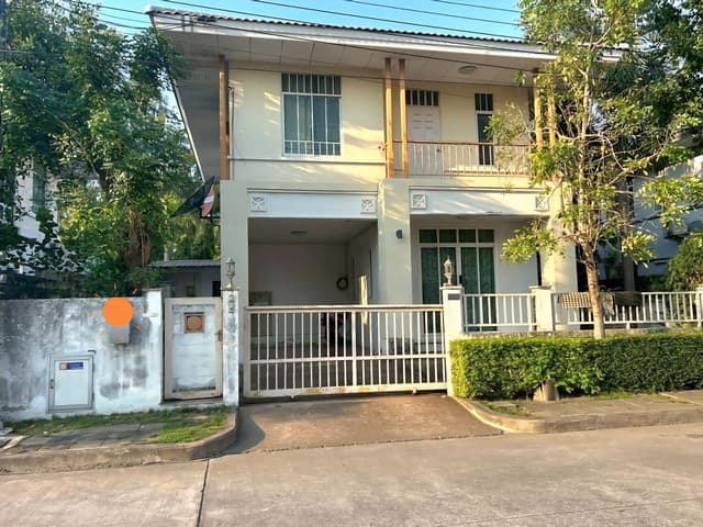 ให้เช่า บ้านเดี่ยว2ชั้น 52ตรว. อยู่ถนนร่มเกล้า- เลียบมอเตอร์เวย์ ใกล้สนามบินสุวรรณภูมิ