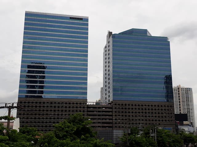 OFFICE อาคารรสาทาวเวอร์ พท. 1 ตารางวา 69000 BAHT. พร้อมเข้าอยู่