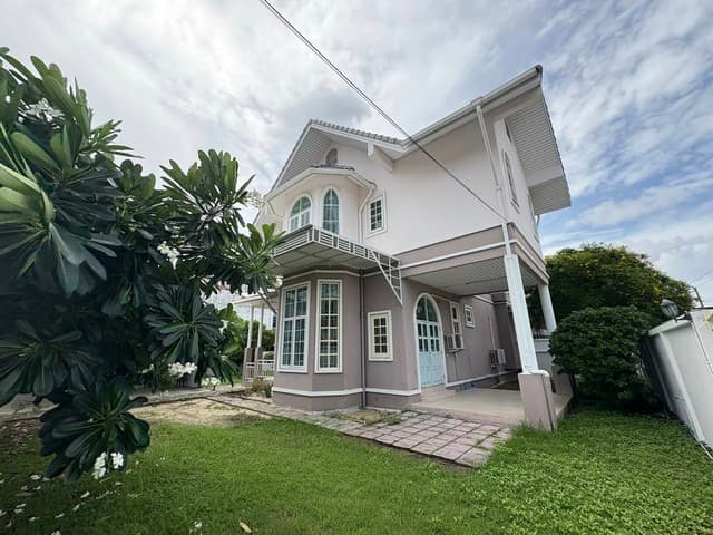 ขายบ้านเดี่ยวหลังมุม 2.5ชั้นหมู่บ้านเมืองทอง 4 ซอยปุณณวิถี 53 ถนนสุขุมวิท 101 ซอยวัดธรรมมงคล เล่นระดับ เนื้อที่ 149 ตร.วา จาก BTS ปุณณวิถี
