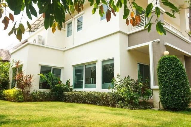 บ้านเดี่ยว 2 ชั้น พื้นที่สวนขนาดใหญ่ รับสัตว์เลี้ยง สันกำแพง