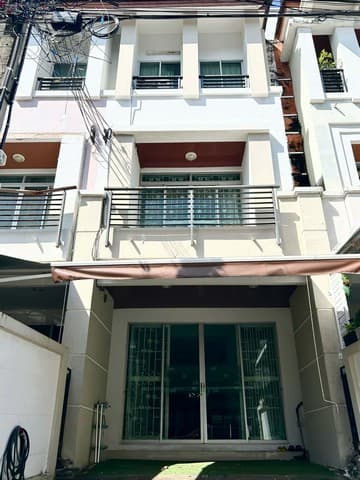 ให้เช่าทาวโฮม3ชั้น โครงการบ้านกลางเมือง เดอะปารีส ซอยกรุงเทพกรีฑา 7 ใกล้ทางด่วนพระราม 9 ย่านหัวหมาก บางกะปิ รามคำแหง