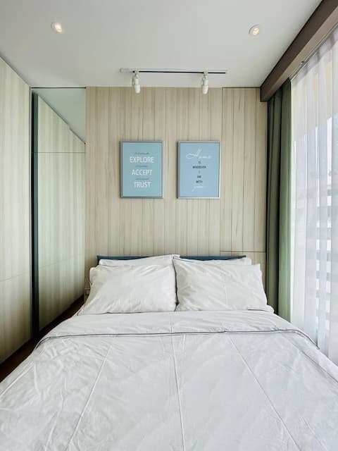 The Lumpini 24 Clean Comfortable Safe 29th Floor BTS PhromPhong