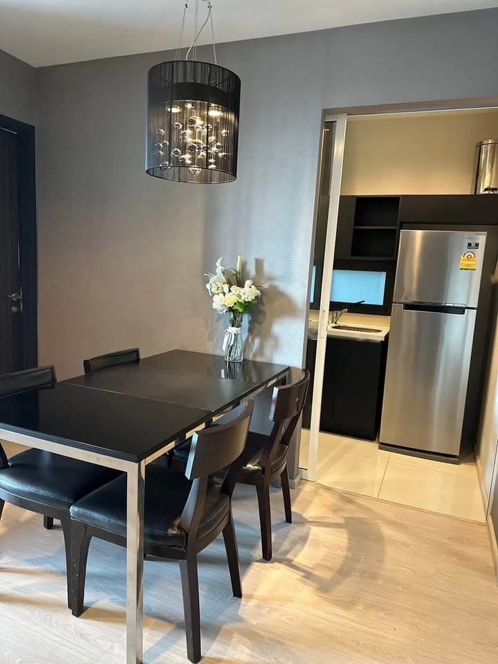 Rhythm Sukhumvit 44 Safe Comfortable Spacious 10th Floor BTS Phra Khanong