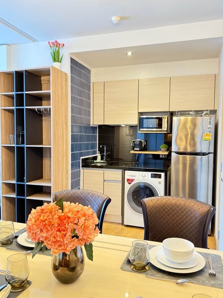 Park 24 private quiet clean 16th floor BTS Phrom Phong