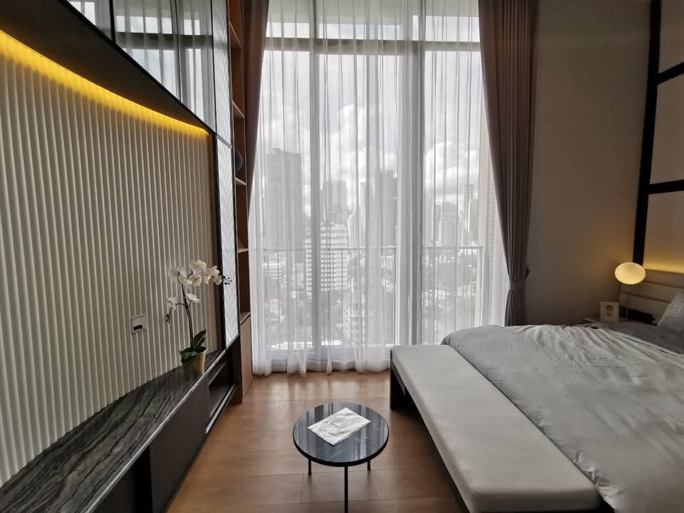 Noble Around Sukhumvit 33 comfortable private 14th floor BTS Phrom Phong