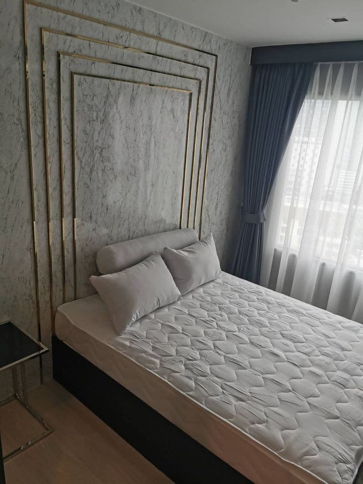 Life One Wireless Safe Private Peaceful 21st Floor BTS PloenChit