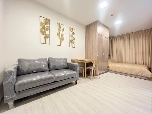 Plum Condo Sukhumvit 62 Safe Convenient 8th Floor BTS BangChak