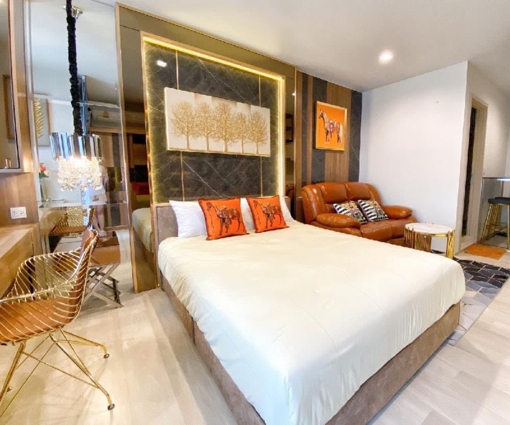 Life One Wireless Beautiful View Comfortable Safe 18th Floor BTS PloenChit