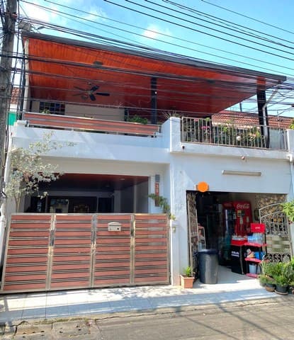 ทาวน์เฮ้าส์2ชั้น ขายด่วน! ทำเลดีย่านนวมินทร์ ติดกับโลตัส ใกล้ตลาดปัฐวิกรณ์