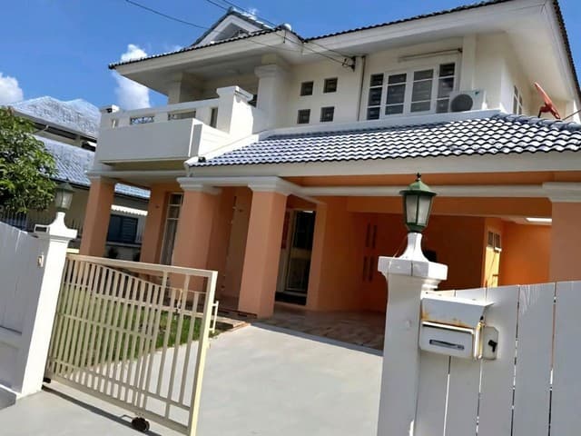 บ้านเดี่ยว 2ชั้นให้เช่า รีโนเวทใหม่ อยู่ถนน รามคำแหง164 ใกล้วัดตลาดน้ำขวัญเรียม