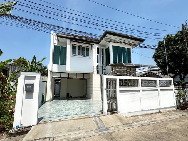 ให้เช่าบ้านเดี่ยว 2 ชั้น 54 ตรว. 4 ห้องนอน หมู่บ้านเคหะนคร 3 ซอยพัฒนาการ 50 ใกล้ทางด่วน ใกล้เอกมัยทองหล่อ
