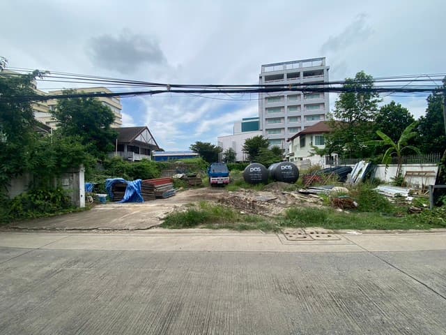 ขายที่ดินแปลงใหญ่สวย 191.6 ตรว. รัชดาภิเษก 32 หน้ากว้างสวย เหมาะสร้างบ้าน, สำนักงาน ใกล้ ม.ราชภัฎจันทรเกษม