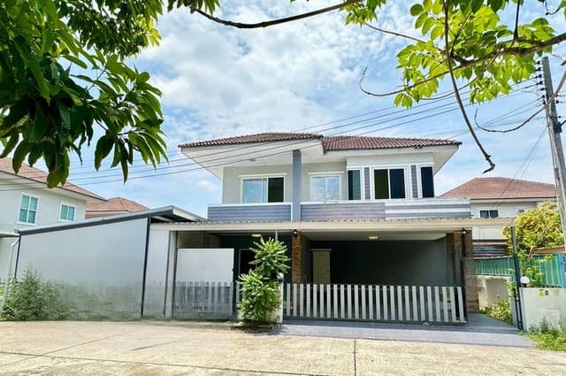 รอรีโนเวทใหม่ บ้านเดี่ยว2ชั้น หน้าบ้านติดสวน พื้นที่ใช้สอยกว้างมาก ใกล้อมตะเฟส6,7,8,9,10
