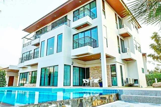คฤหาสน์ 3ชั้น พระราม 9 4ปีมีครั้ง Pool Villa สนามกอล์ฟ กรุงเทพกรีฑา 800ม. เฟอร์ครบ 6นอน 6 น้ำ ม.นานาชาติแสตมฟอร์ด 250ม. 200ตร.วา. 650ตร.ม.