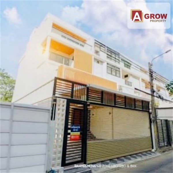 ขายทาวน์โฮม 4 ชั้น ประชาอุทิศ หลังใหญ่มาก พื้นที่เยอะ ทำเลดีสุดๆ เข้าออกได้หลายทาง