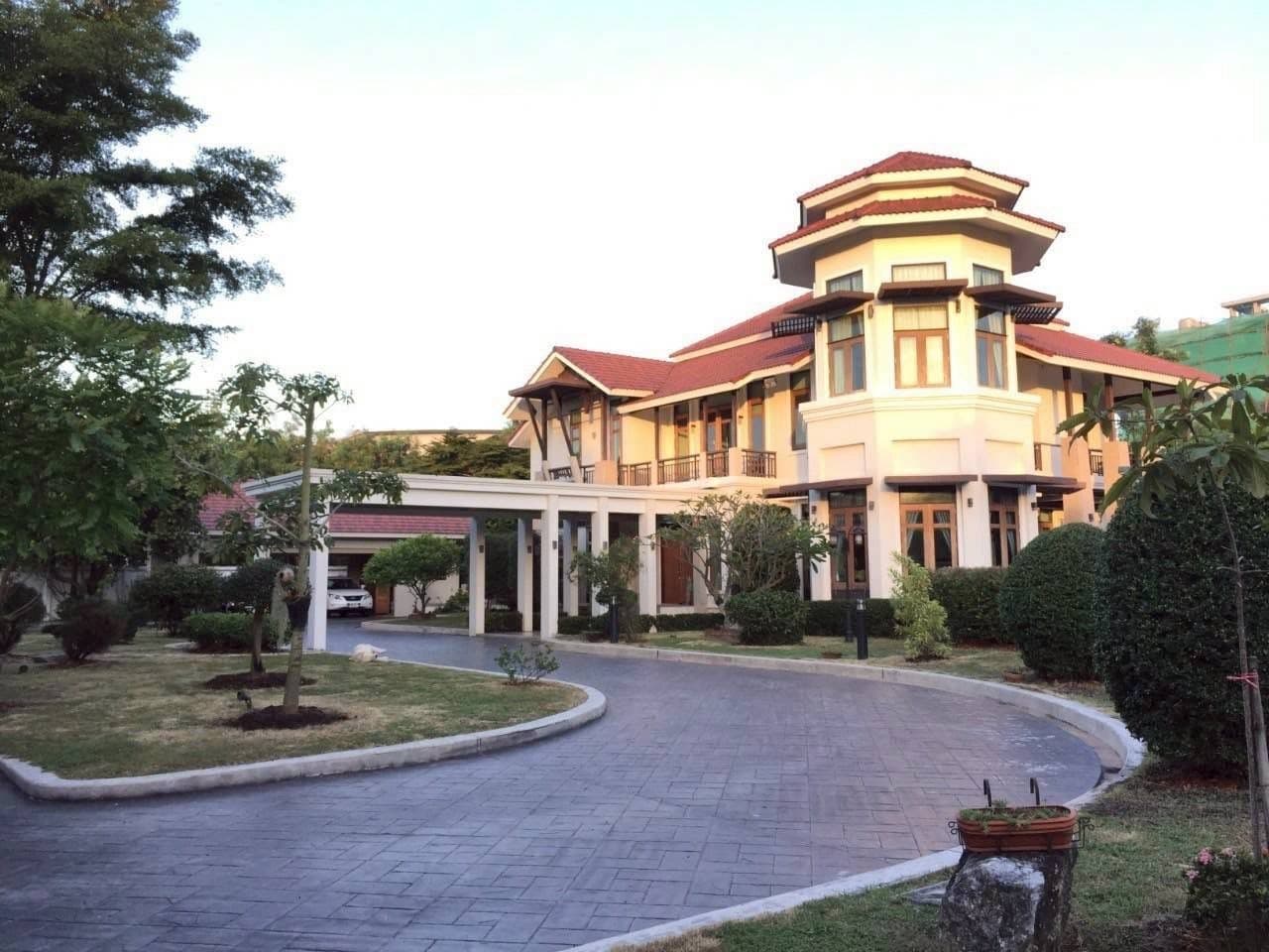 บ้านเดี่ยวระดับ Luxury บนที่ดินขนาดใหญ่ ใกล้ Central ชลบุรี