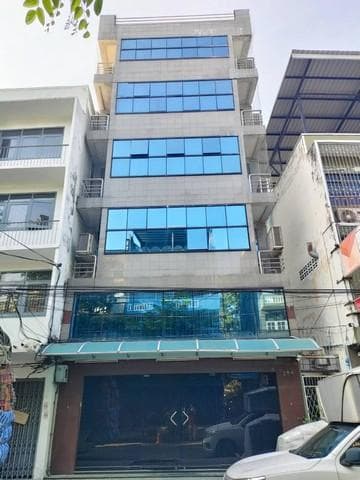 ขายอาคารพาณิชย์ 2 คูหา 6.5 ชั้น 31.5 ตร.ว. ย่านโบ๊เบ๊ คลองถม ใกล้ MRT วังบูรพา