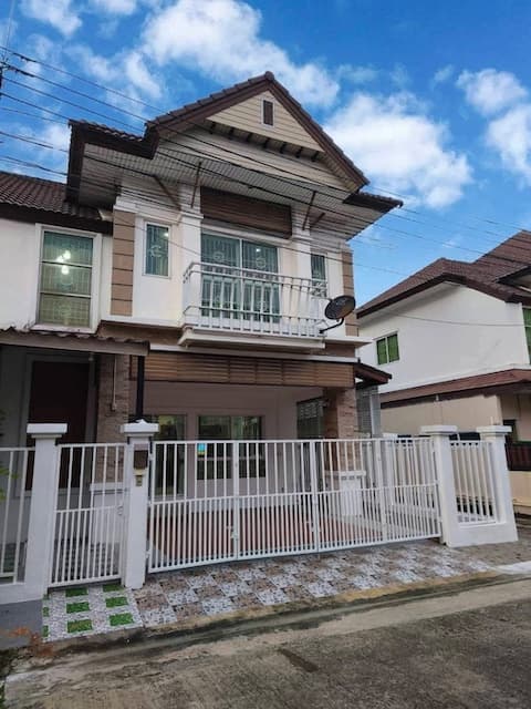 BH4036 ให้เช่าทาวน์โฮม 2 ชั้น หลังมุม หน้ากว้าง 9 เมตร หมู่บ้านเดอะทาวน์ เพิ่มสิน 1 ใกล้พหลโยธิน 52 เฟอร์ครบ พร้อมอยู่