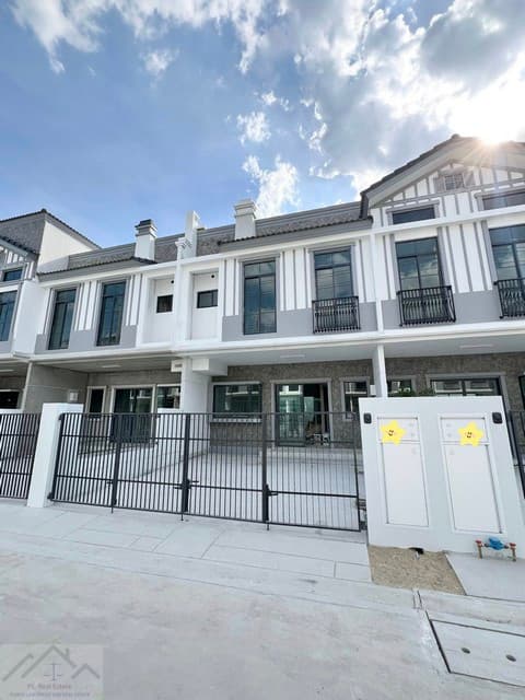 ให้เช่าทาวน์โฮม 2 ชั้น 3 ห้องนอน วิลลาจจิโอ 3 ศรีนครินทร์-บางนา Villaggio 3 Srinakarin-Bangna ใกล้เมกะบางนา