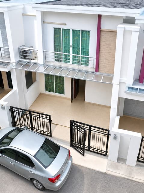 ARLบ้านทับช้าง 1กม. 3นอน สี่แยกประเวศ อ่อนนุช-พระราม 9 4แอร์ เดินทางสะดวก ใกล้รร.สุเหร่าทับช้าง 900 ม.สวนสาธารณะ